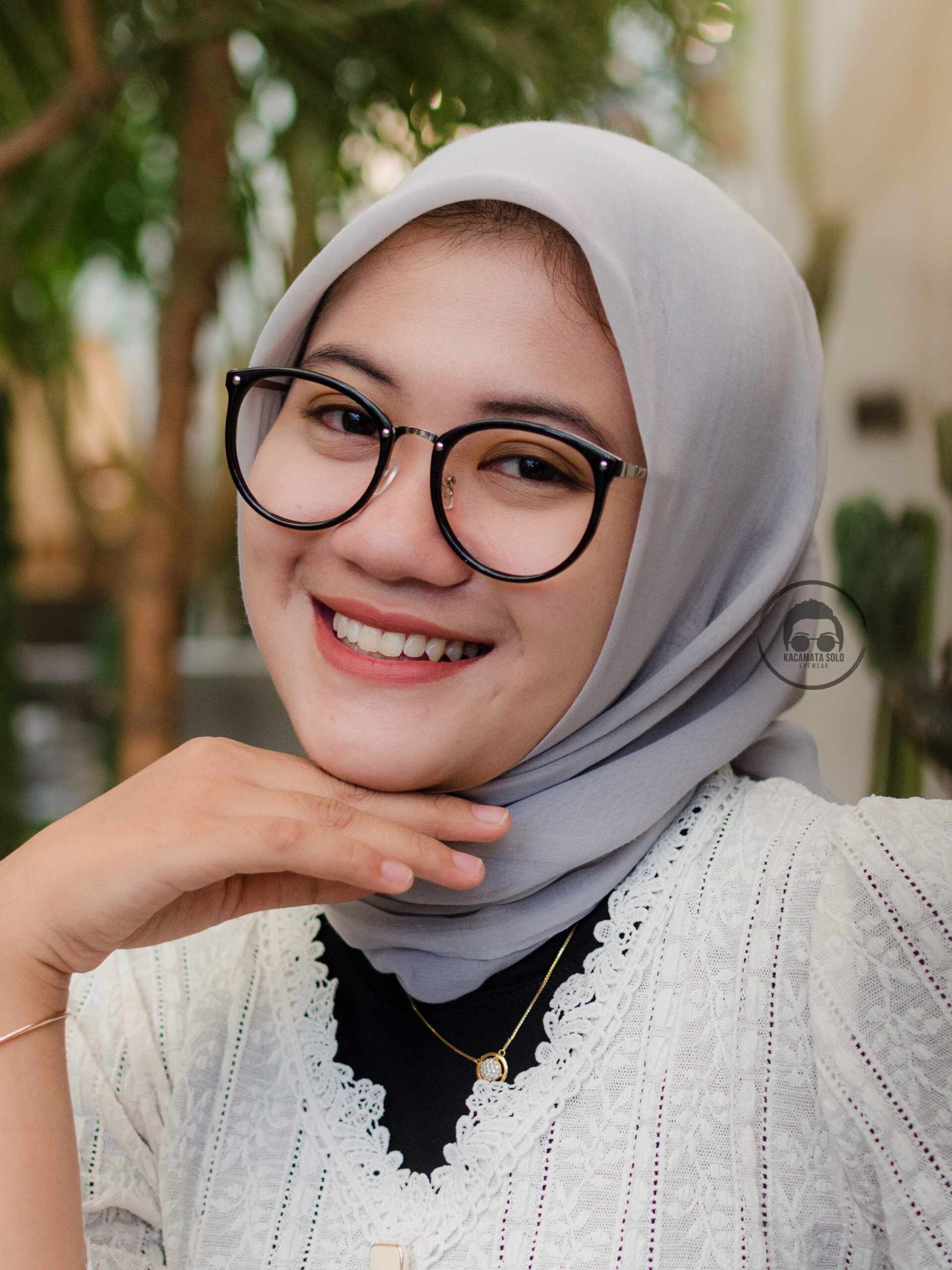 FRAME KACAMATA SEMI BULAT PLASTIK BESI - BADIONO 05